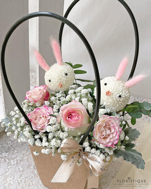Iglet Flower Basket - Mum Flowers, Rose, And Baby's Breath Arranged By Florist In Singapore, Floristique