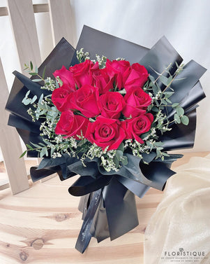 Eiffel:  12 Red Roses Flower Delivery