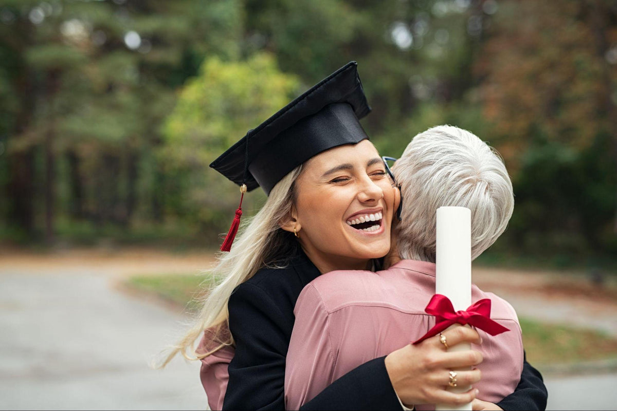 5 Best Graduation Gift Ideas for Him & Her 2026 – FloristiqueSG