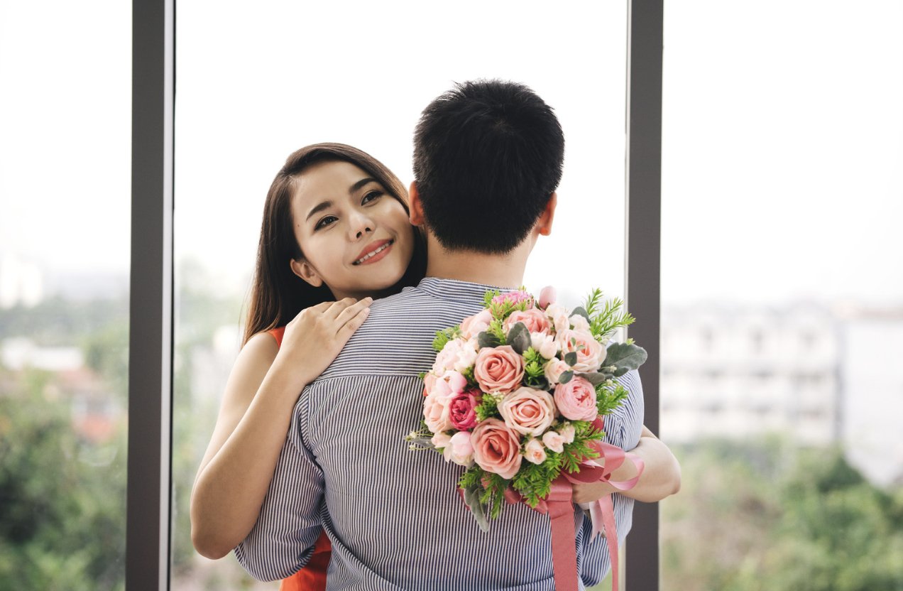 Why Do Flowers Make a Meaningful Gift for Anniversaries?