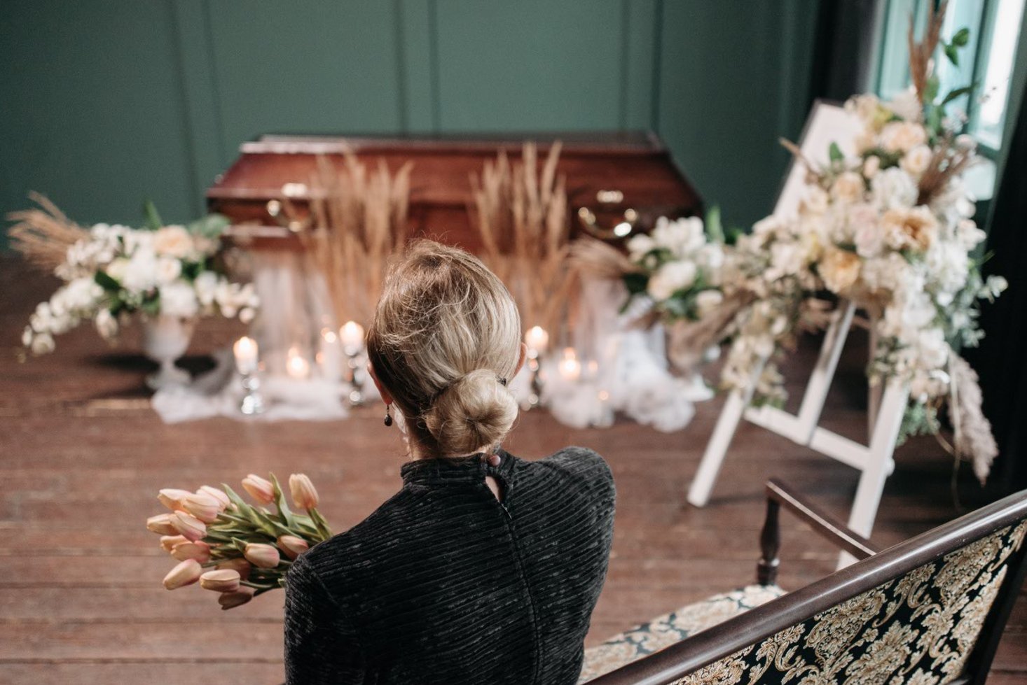 How to Choose Meaningful Funeral Wreaths for a Loved One