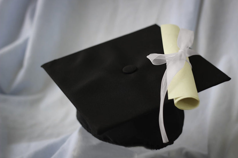 7 Tips for Choosing the Perfect Graduation Bouquet in 2025 – FloristiqueSG