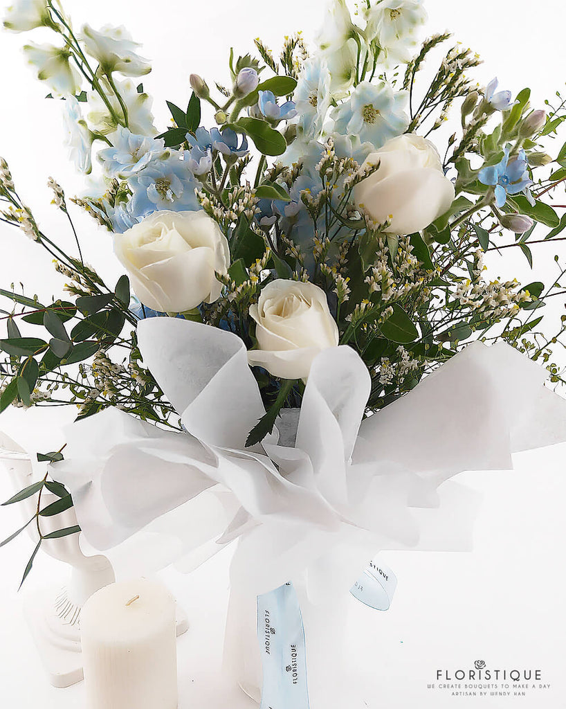 CHANEL Style Dozen White Roses – Blossom Moments
